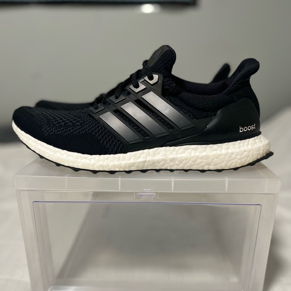 Brand new Adidas Ultraboost sneakers Men size 11 - Picture 4 of 8